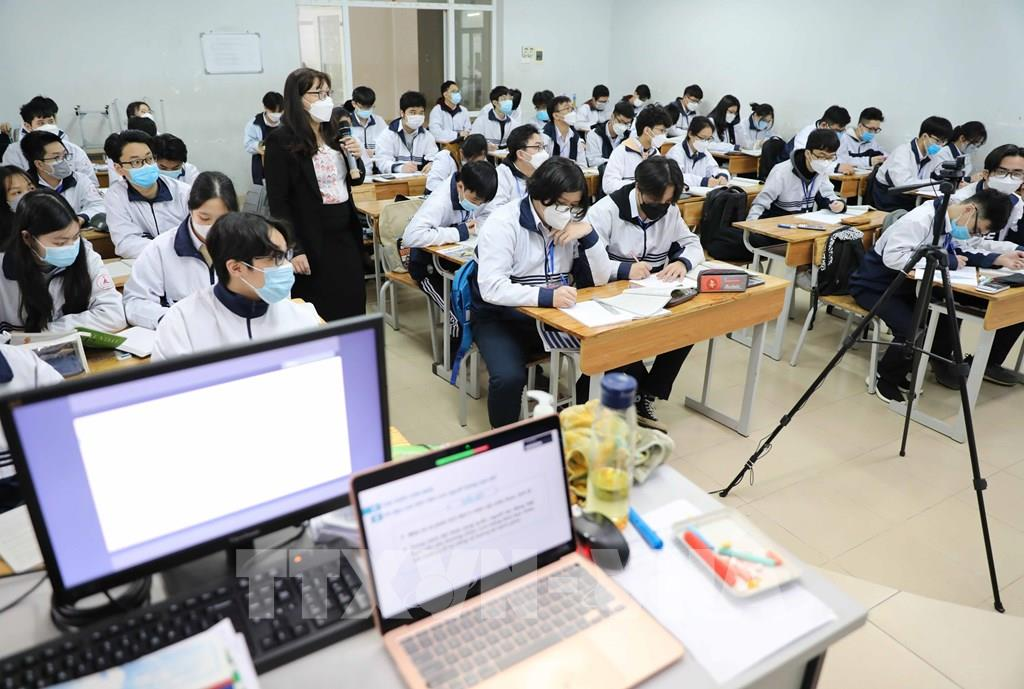 Trọn bộ thiết bị kết hợp dạy học trực tuyến v&agrave; trực tiếp